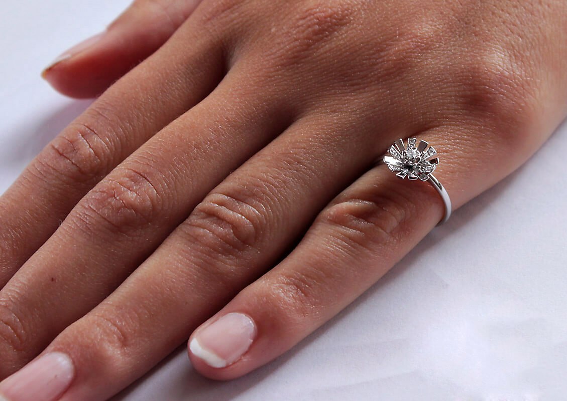 Złoty pierścionek PBD1876 - Diament